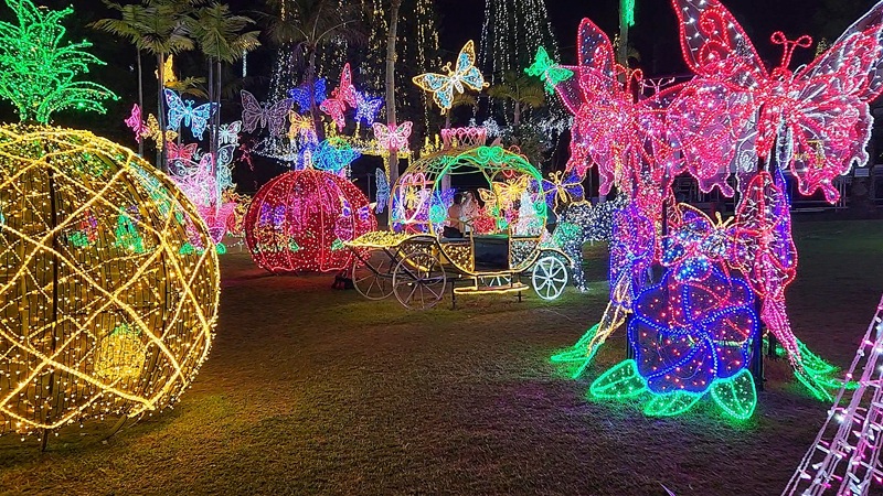 Illuminations of colorful butterflies and flowers at the Southeast Botanical Garden in Okinawa
